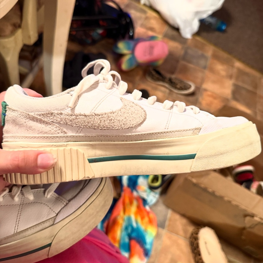 Nike Cream Sneakers with Teal Accent